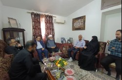 دیدار با خانواده شهیدی از تبار شهدای قیام ۱۵ خرداد