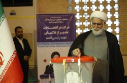 امام جمعه کیش: حضور در انتخابات تکلیف همه ما است